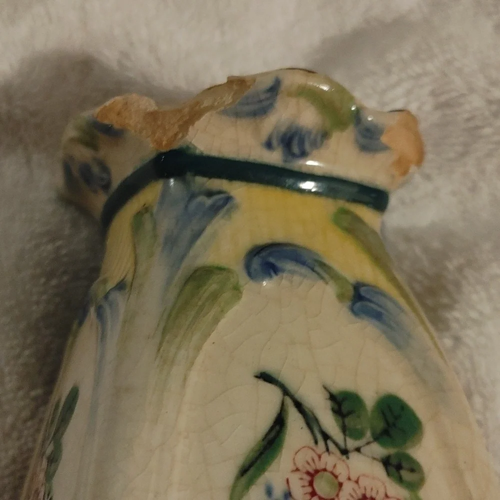 Marutomo Hand painted Antique set of Salt and Pepper shakers